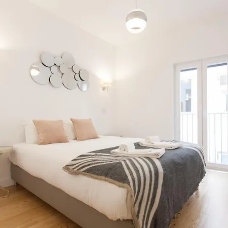 Апартаменты Mouraria Blue Three-bedroom W/ Parking - By Lu Holidays *