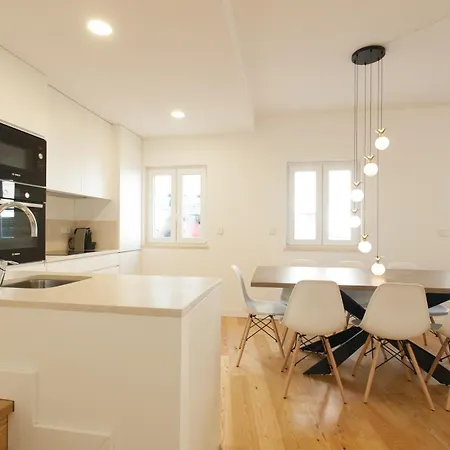 Mouraria Blue Three-bedroom W/ Parking - By Lu Holidays Апартаменты