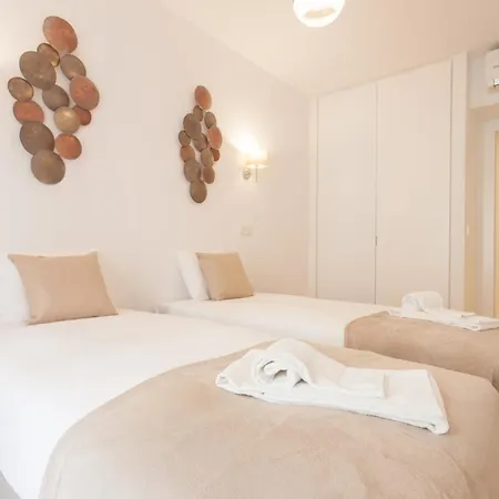 Mouraria Blue Three-bedroom W/ Parking - By Lu Holidays Lisboa